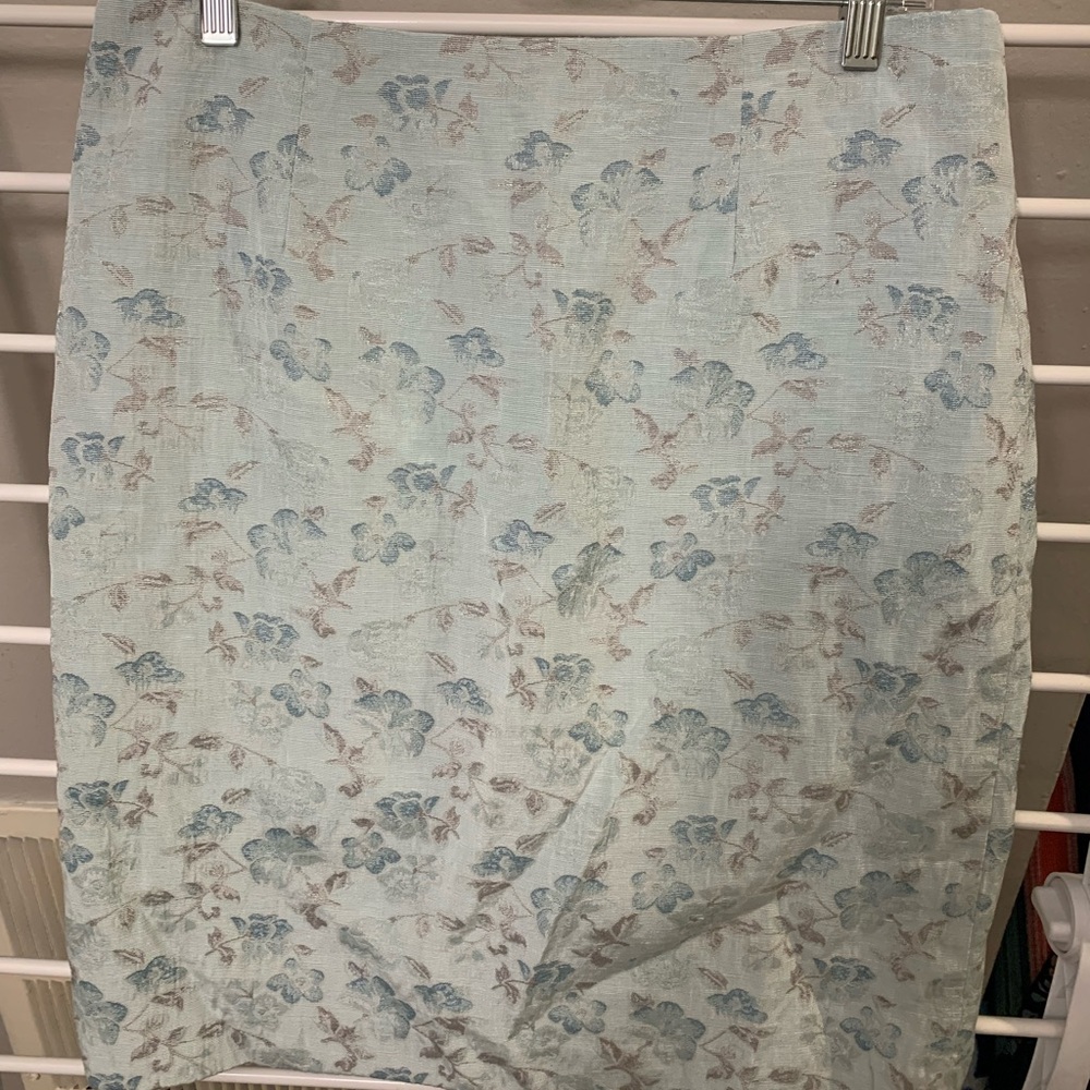 Jaclyn Smith Blue and Silver Floral Pencil Skirt